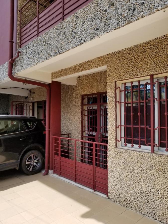 Stone House - Makepe, Douala Aparthotel Bagian luar foto