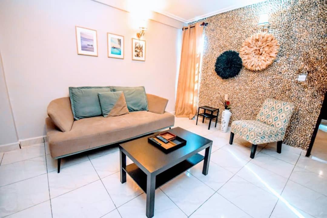 Stone House - Makepe, Douala Aparthotel Bagian luar foto