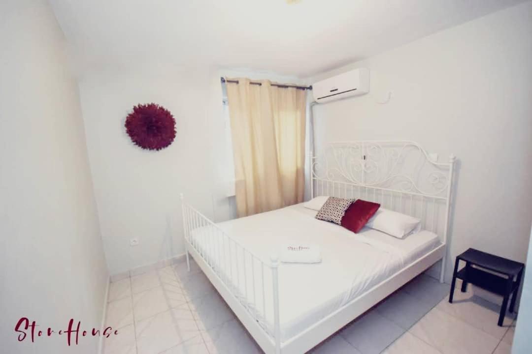 Stone House - Makepe, Douala Aparthotel Bagian luar foto