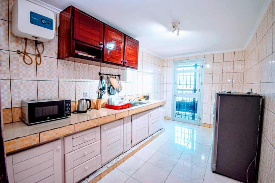 Stone House - Makepe, Douala Aparthotel Bagian luar foto