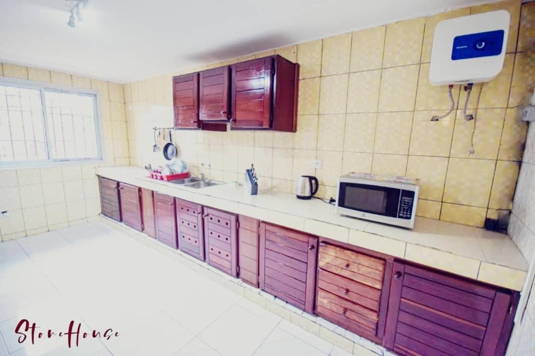 Stone House - Makepe, Douala Aparthotel Bagian luar foto