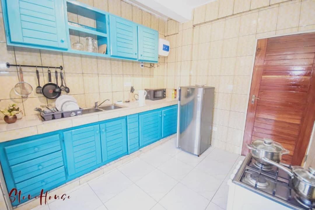 Stone House - Makepe, Douala Aparthotel Bagian luar foto
